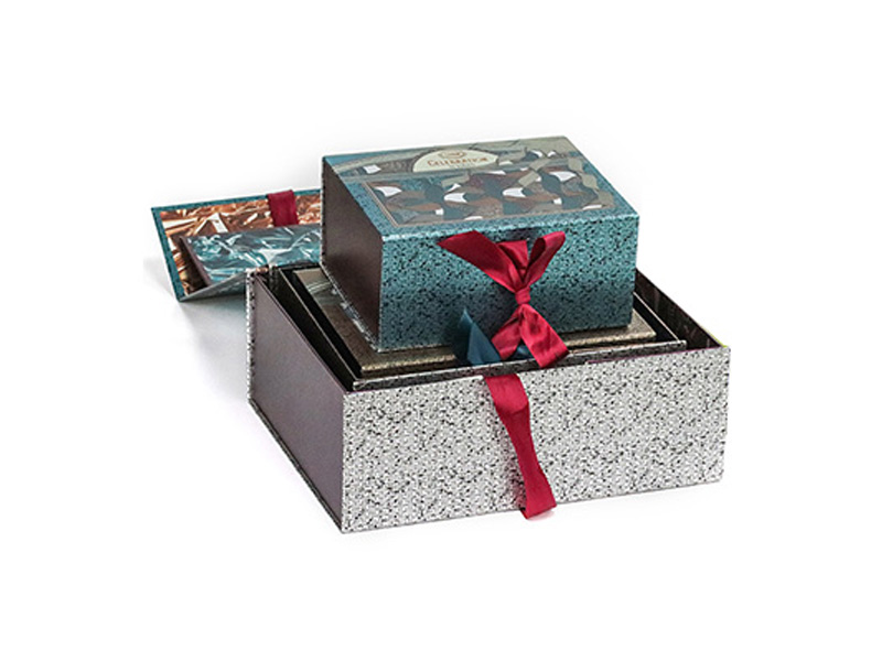 Custom Magnetic Gift Boxes